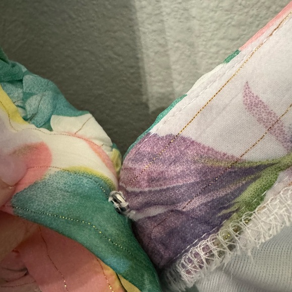 Floral V-Neck Ruffle Top - Picture 6 of 6